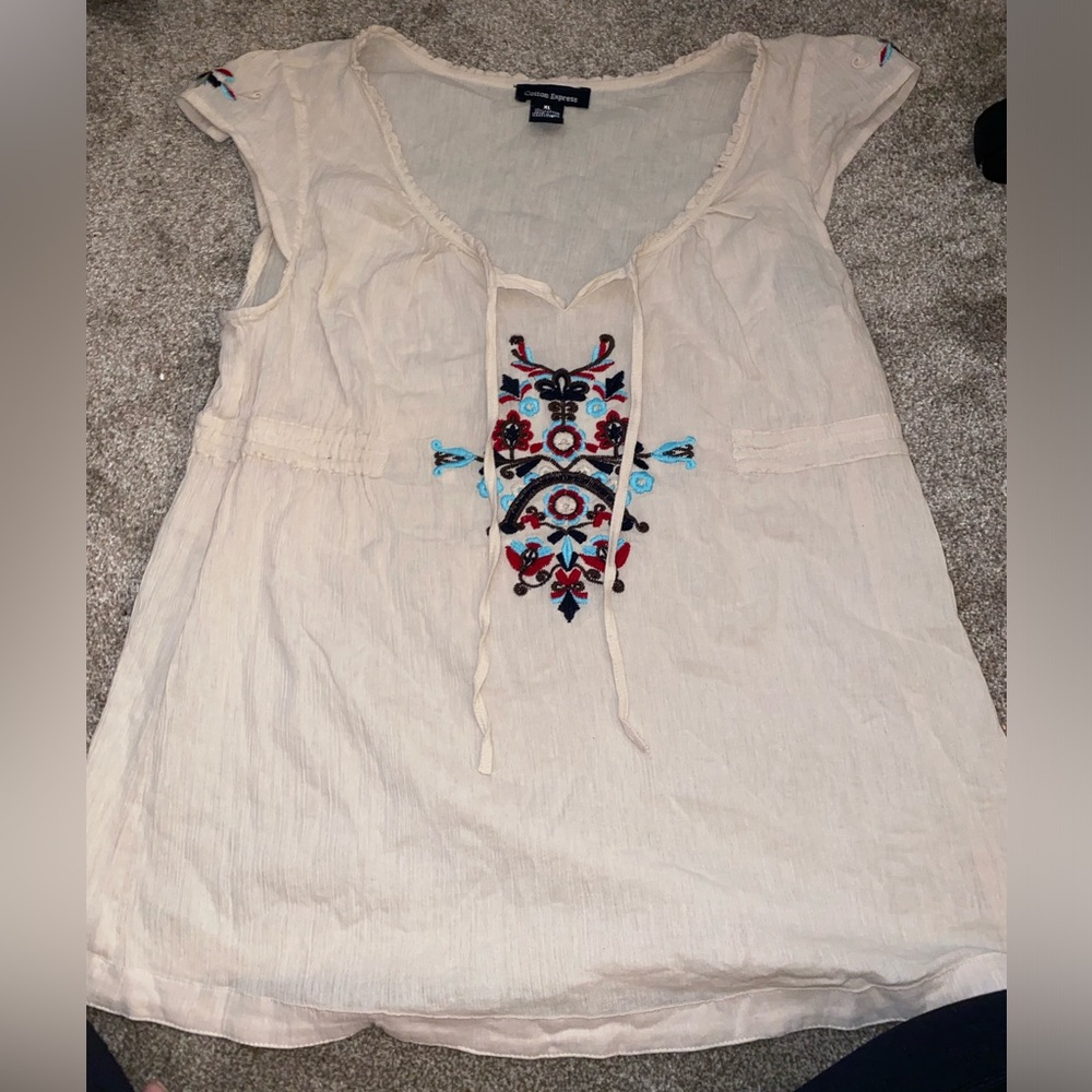 NWOT Cotton Express Embroidered Floral Top